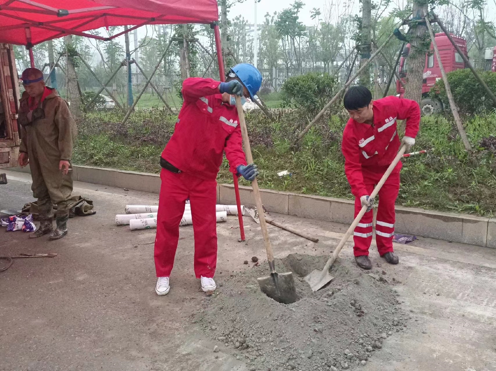 东港管道疏通哪家好】及时进行市政管道清淤