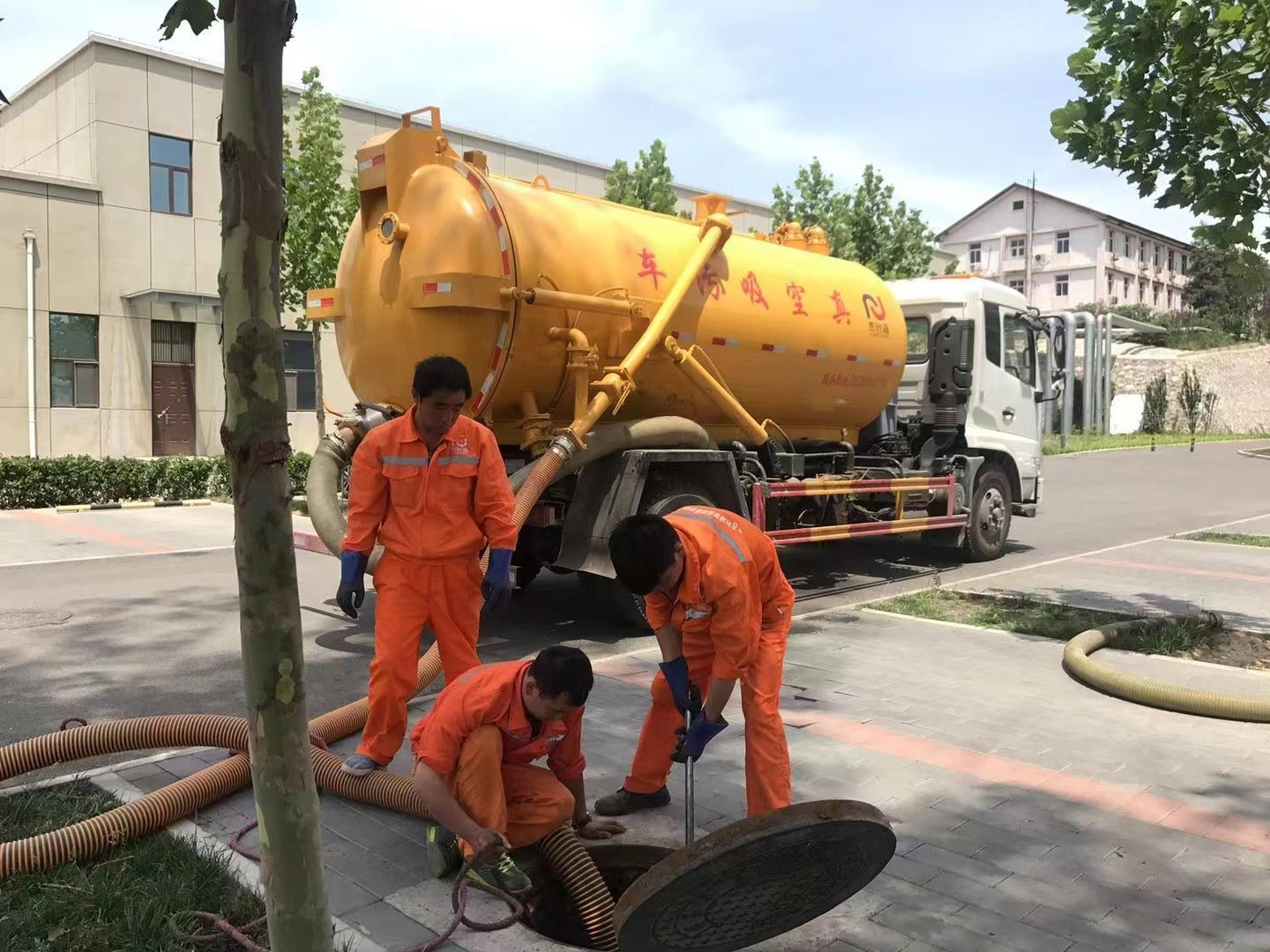 东港化粪池清理与5-8吨吸粪车施工效率分析